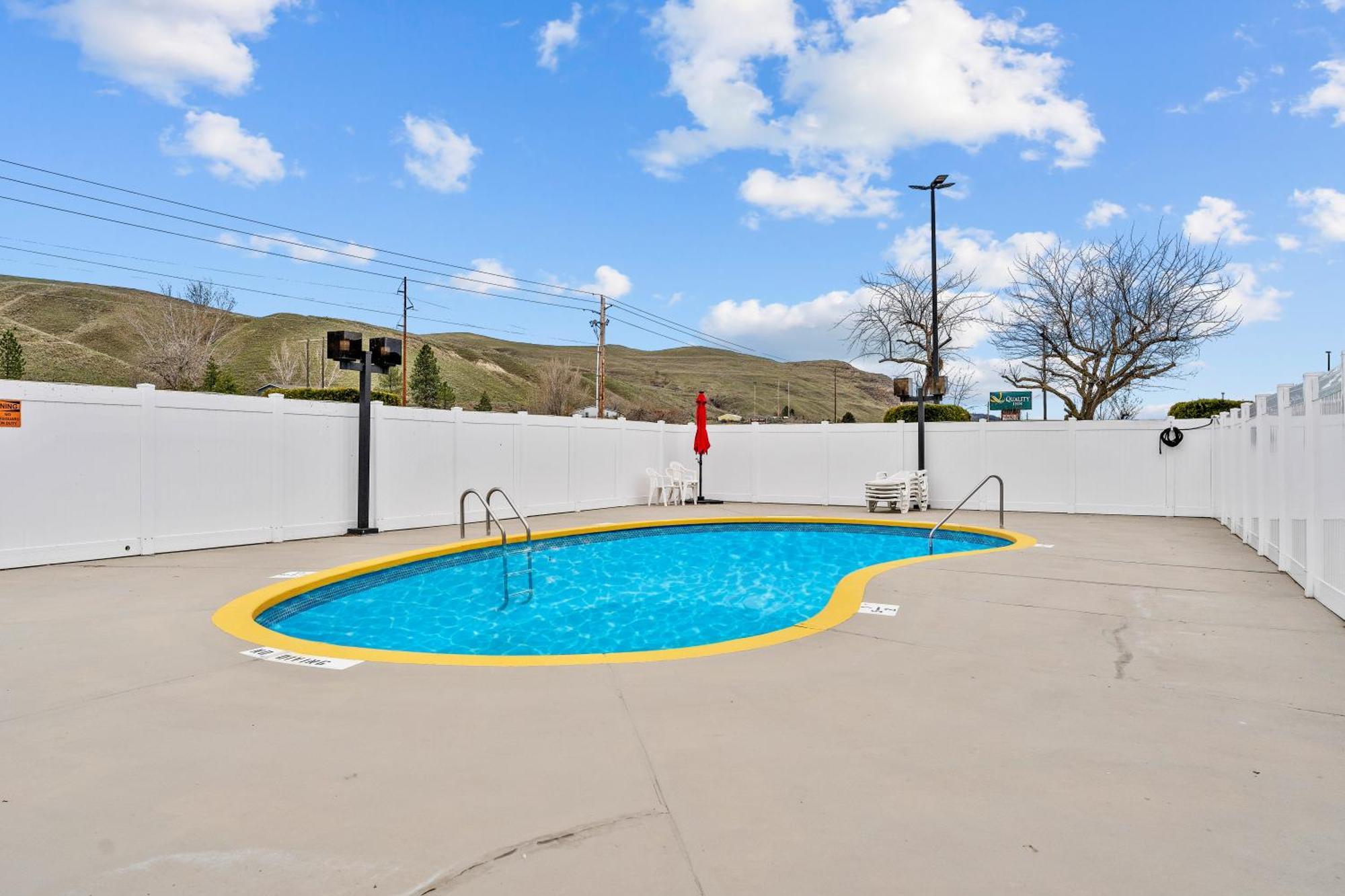 Quality Inn & Suites Okanogan - Omak Exterior photo